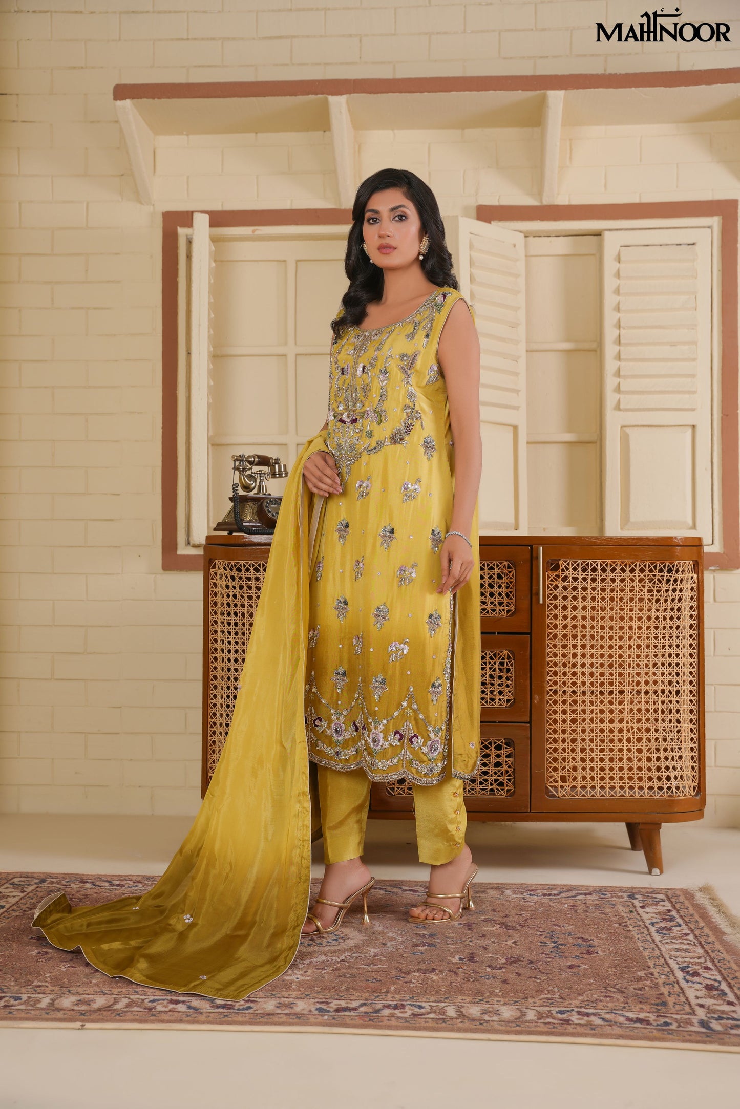 MAHNOOR SILK COLLECTION-LUXURY FORMAL-MCR-1424