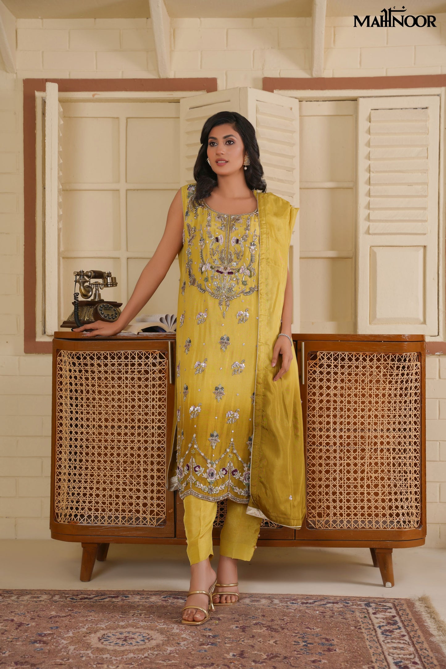 MAHNOOR SILK COLLECTION-LUXURY FORMAL-MCR-1424