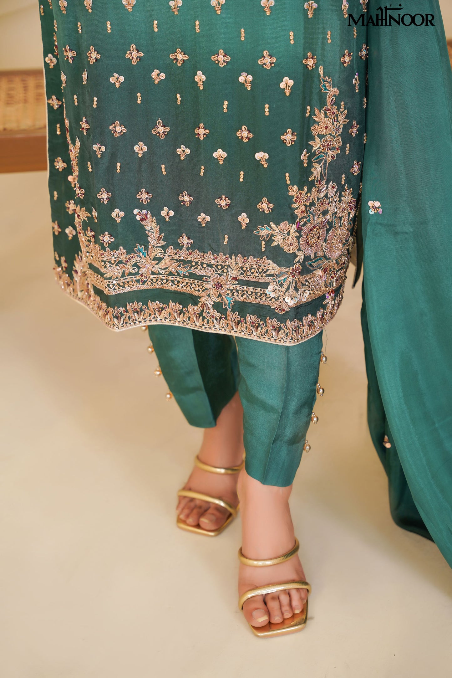 MAHNOOR SILK COLLECTION-LUXURY FORMAL-MCR-1025