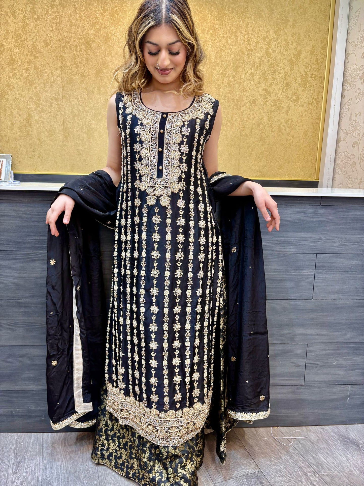 MAHNOOR SILK COLLECTION-LUXURY FORMAL-MNC-4262
