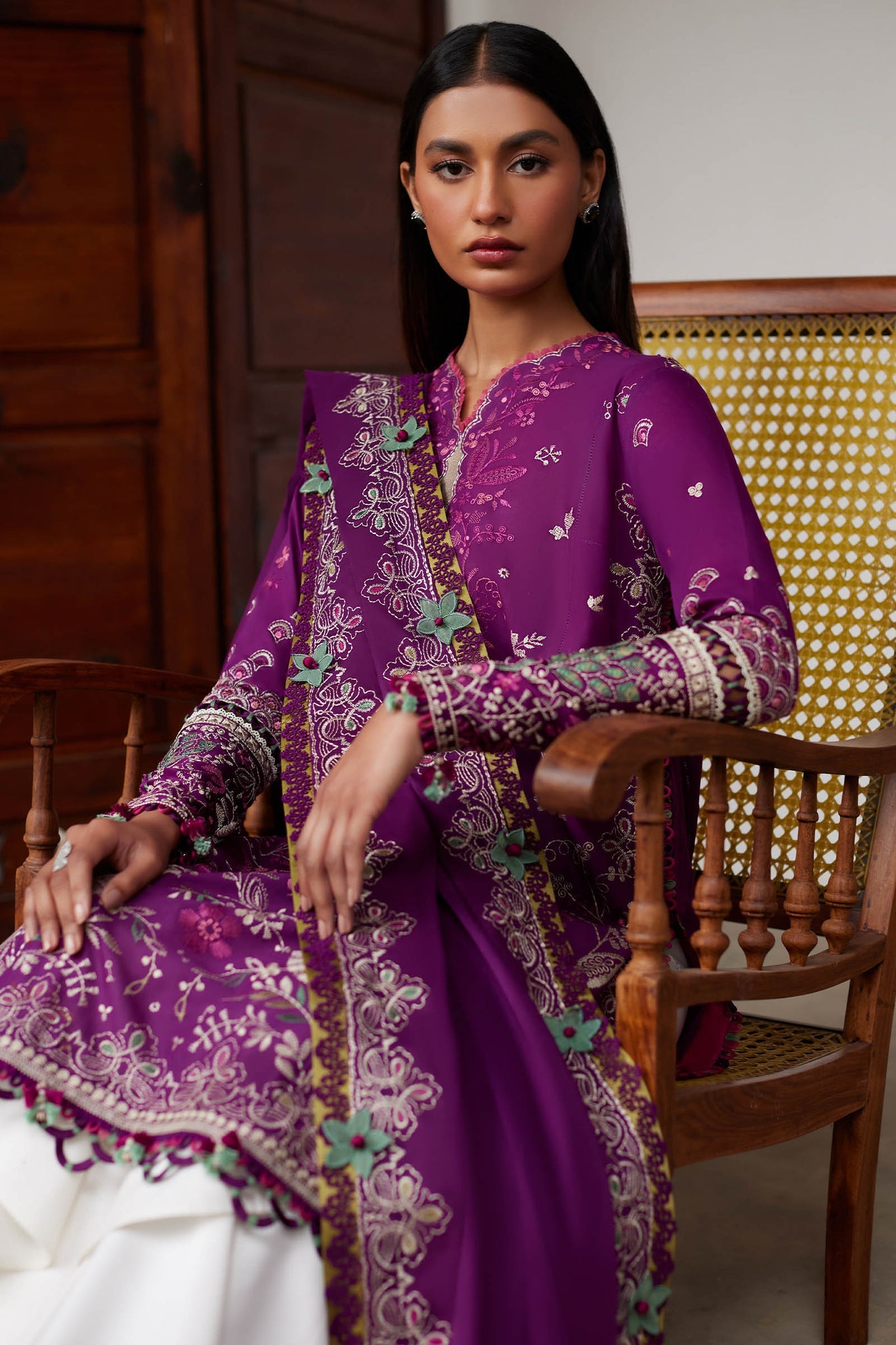 ELAN-QISTINA LAWN 3 Piece Suit (EL24-03 A)